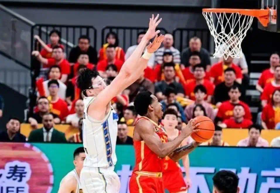 关于关键球员:张伟全场砍下30+,成为比赛最大亮点!的信息 关于关键球员:张伟全场砍下30+,成为比赛最大亮点!的信息