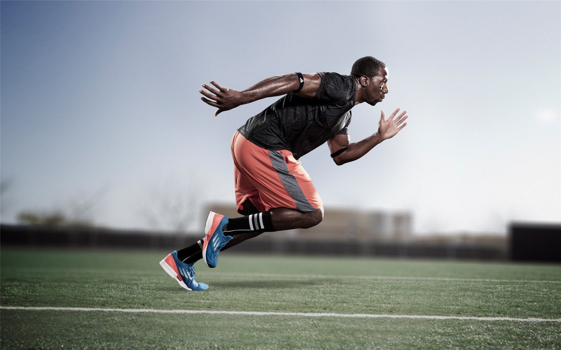 李娜组织公益网球训练营覆盖多地,李娜网球训练视频